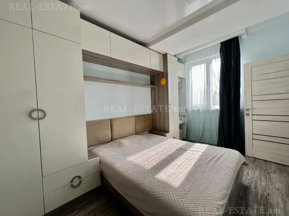 2 bedroom apartment for sale خیابان م. خورِناتسی, مرکز شهر ایروان, 159991