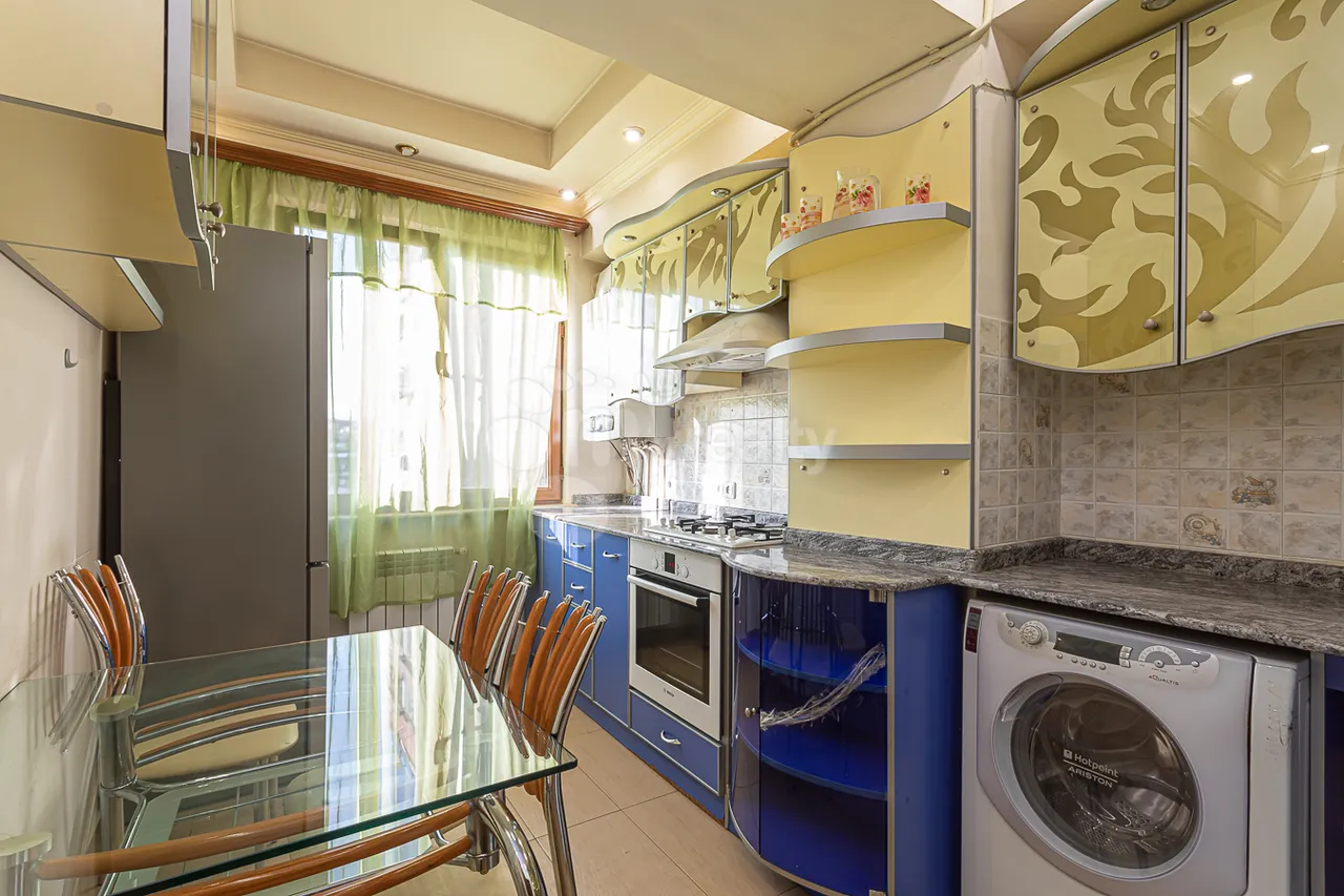 2 bedroom apartment for rent Saryan St, Center Yerevan, 158915