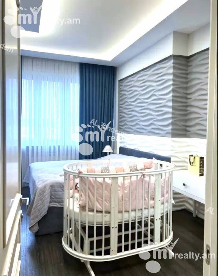3 bedroom apartment for sale خیابان گِریبودوف, عربگیر ایروان, 143539