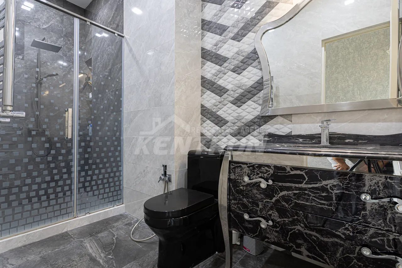 4 bedroom apartment for sale خیابان آدونس, عربگیر ایروان, 159644