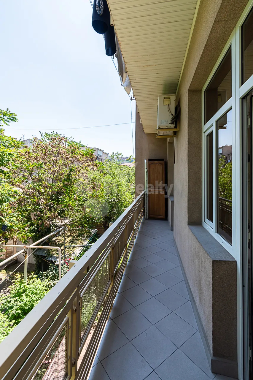5 bedroom apartment for sale خیابان نعلبندیان, مرکز شهر ایروان, 160686