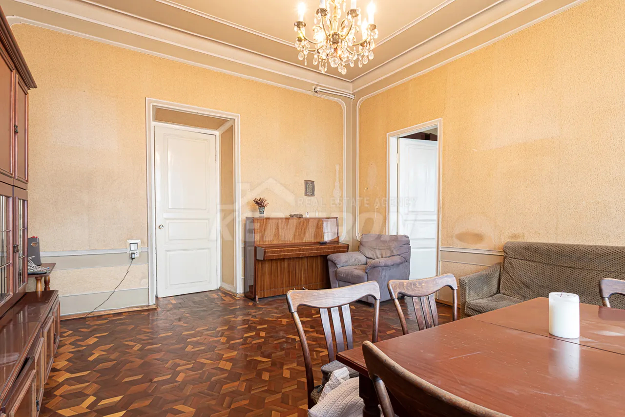 4 bedroom apartment for sale Isahakyan St, Center Yerevan, 158231