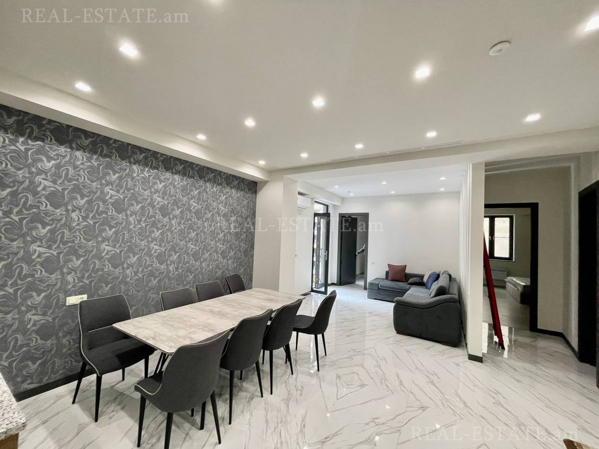 3 bedroom apartment for rent Amiryan St, Center Yerevan, 131705