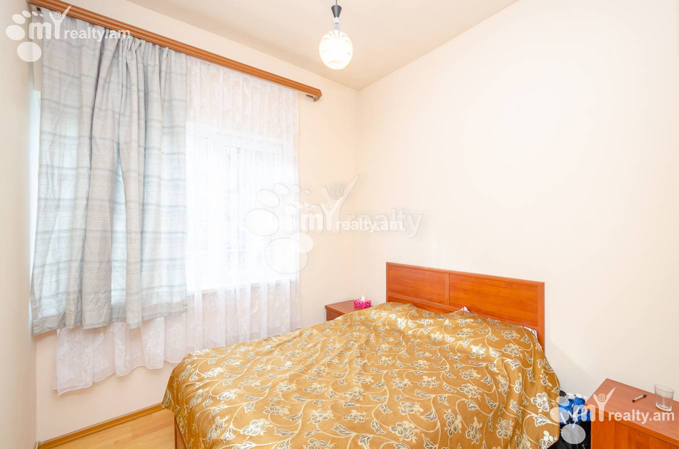 3 սենյականոց բնակարան  Մաշտոցի պող, Կենտրոն Երևան, 152176