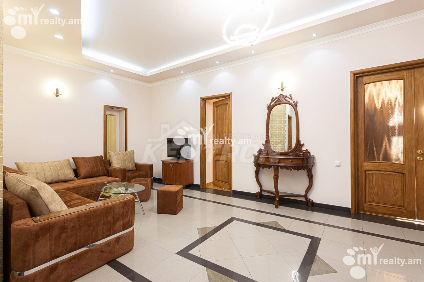 3 սենյականոց բնակարան  Աբովյան փող, Կենտրոն Երևան, 157095