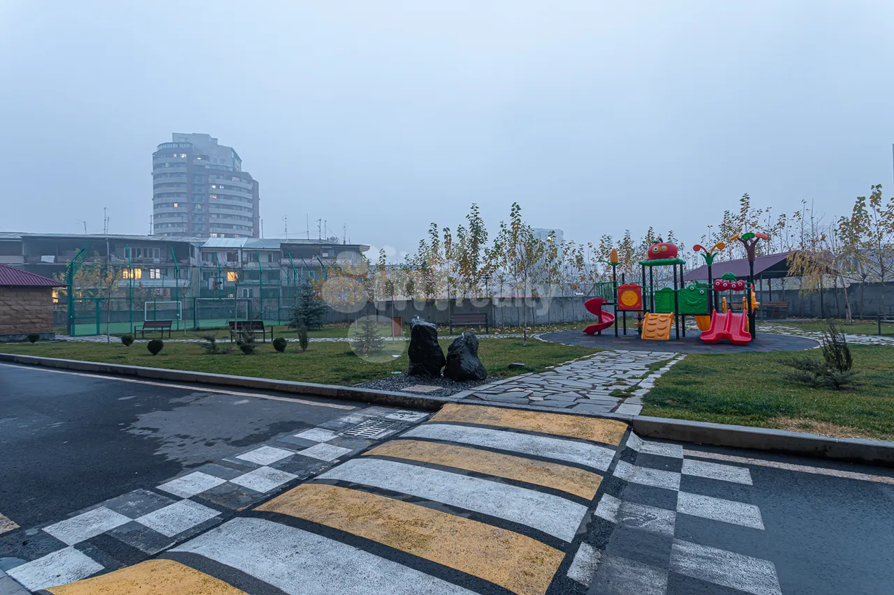 4 bedroom apartment for sale خیابان آرخوتیان, عربگیر ایروان, 158200