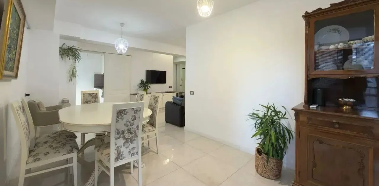 3 bedroom apartment for rent Pushkin St, Center Yerevan, 161548