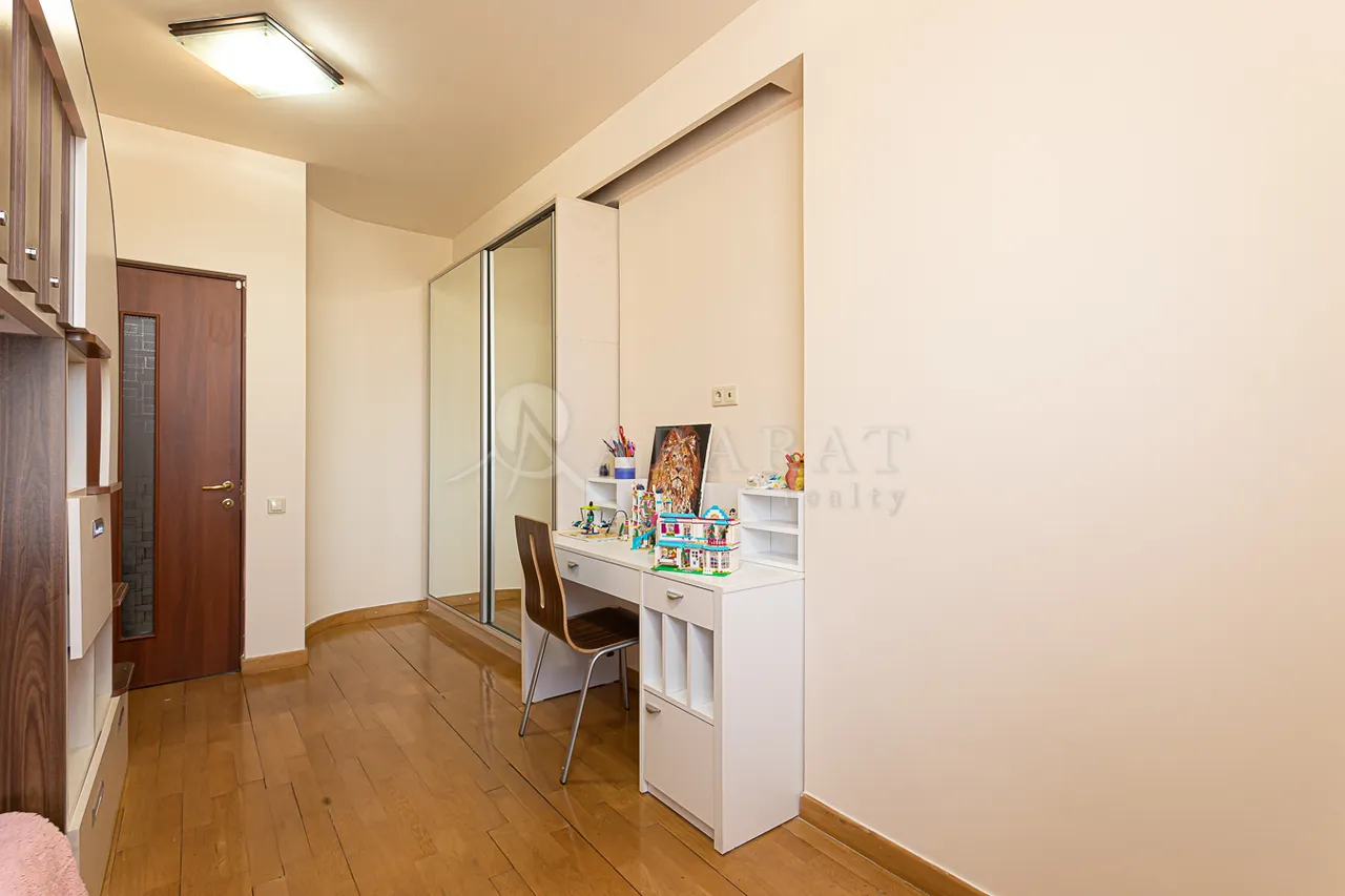 3 bedroom apartment for rent D. Demirchyan St, Center Yerevan, 158776