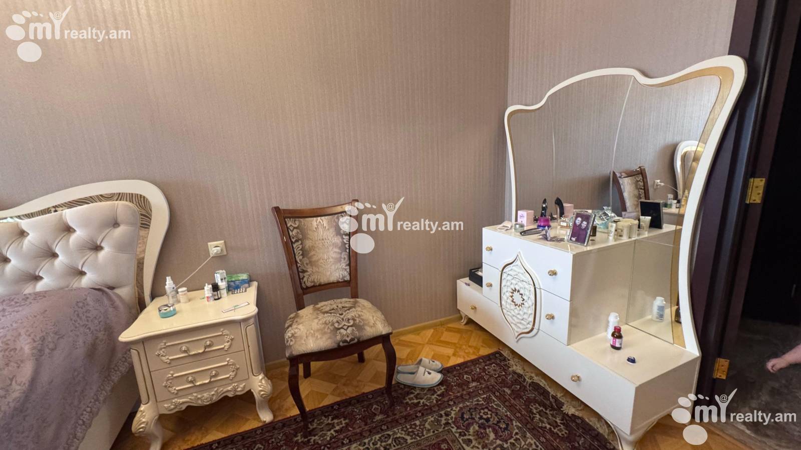 3 սենյականոց բնակարան  Վ.Վաղարշյան փող, Արաբկիր Երևան, 154975