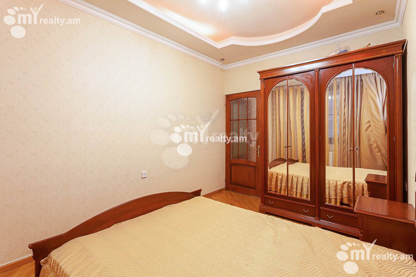 Купить 3 комнатную квартиру Екмалян ул, Центр Ереван, 153469