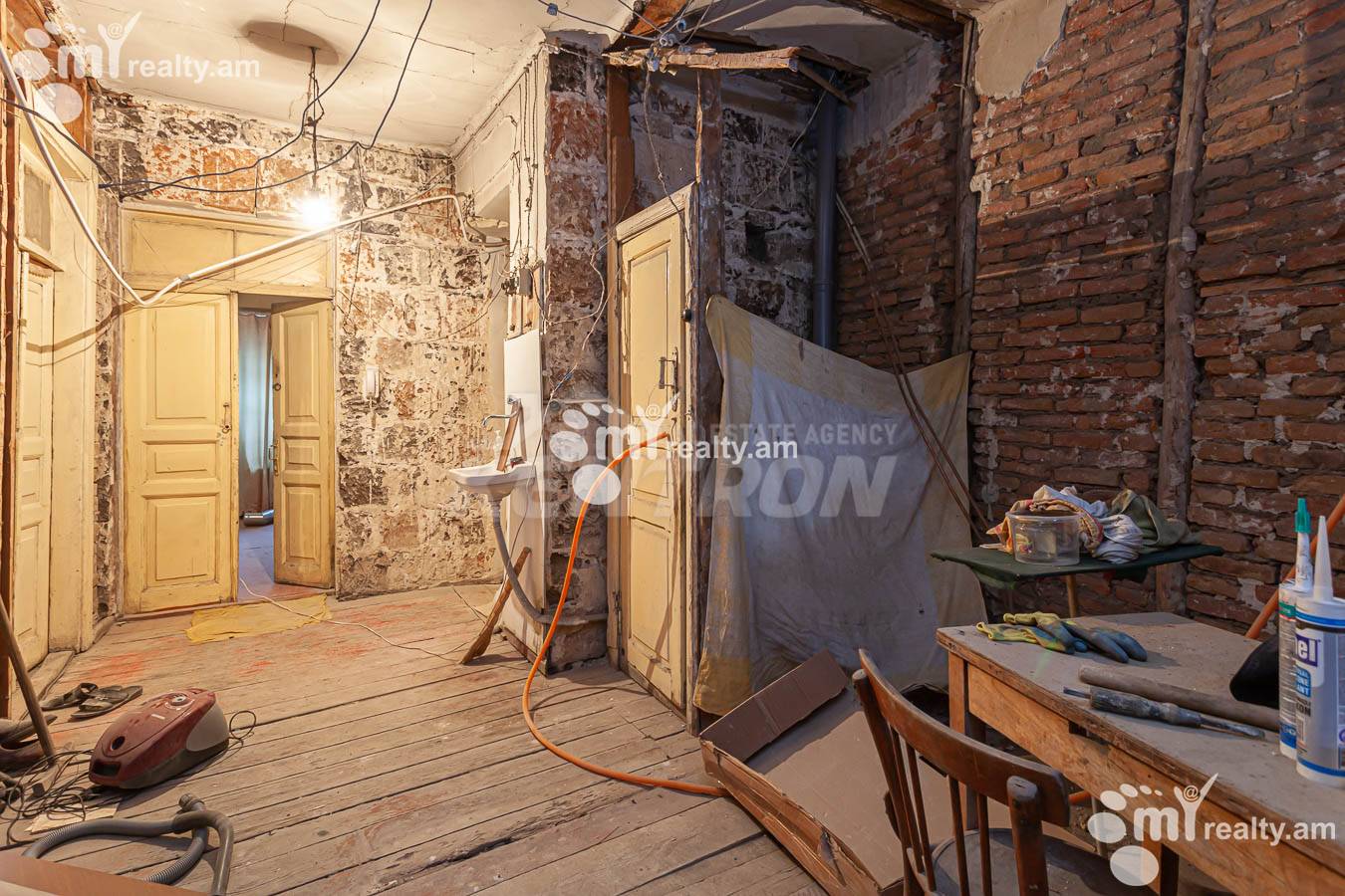 3 bedroom apartment for sale A.Petrosyan St, Center Yerevan, 154248