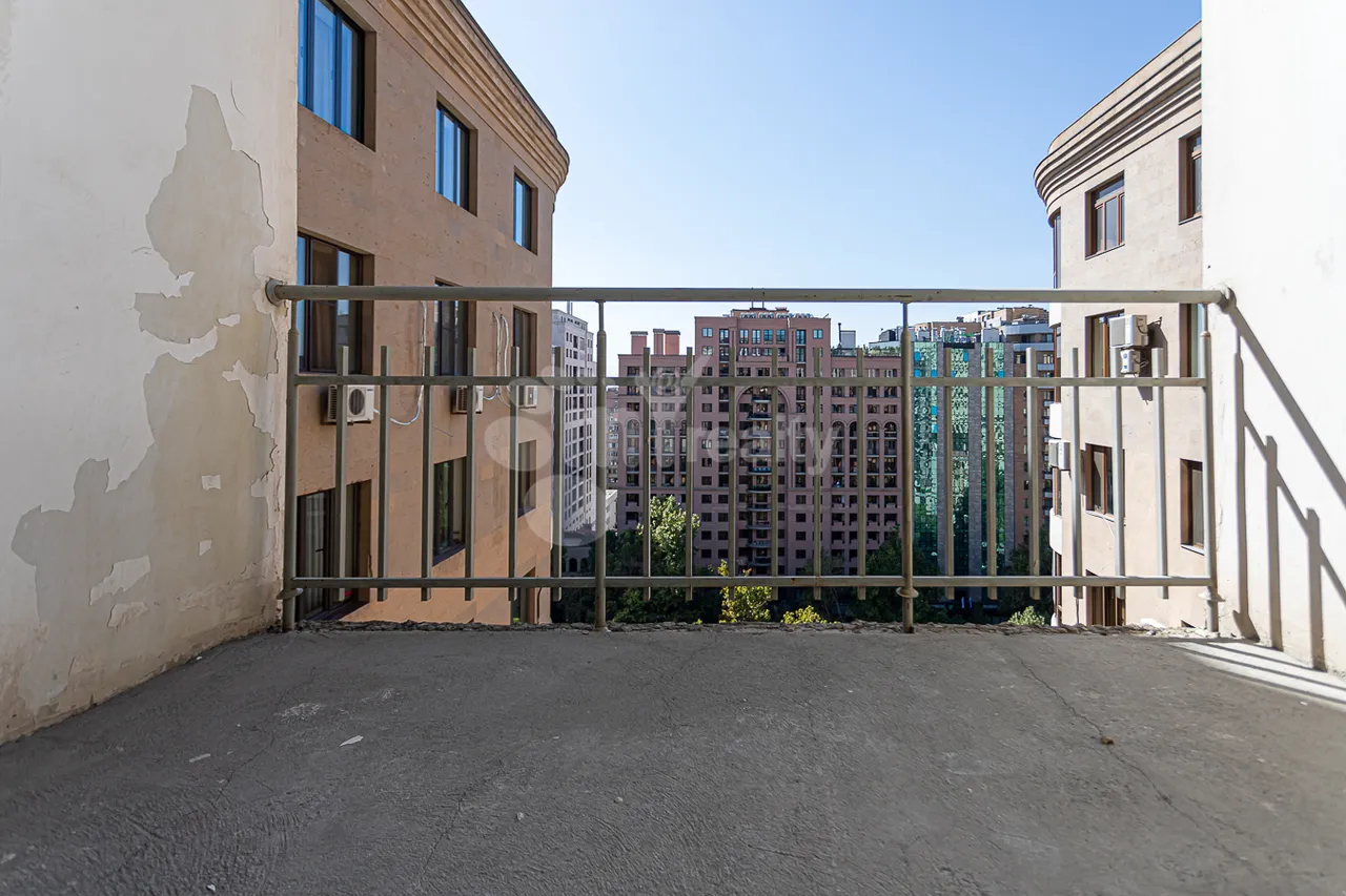 4 սենյականոց բնակարան  Արամի փող, Կենտրոն Երևան, 157561