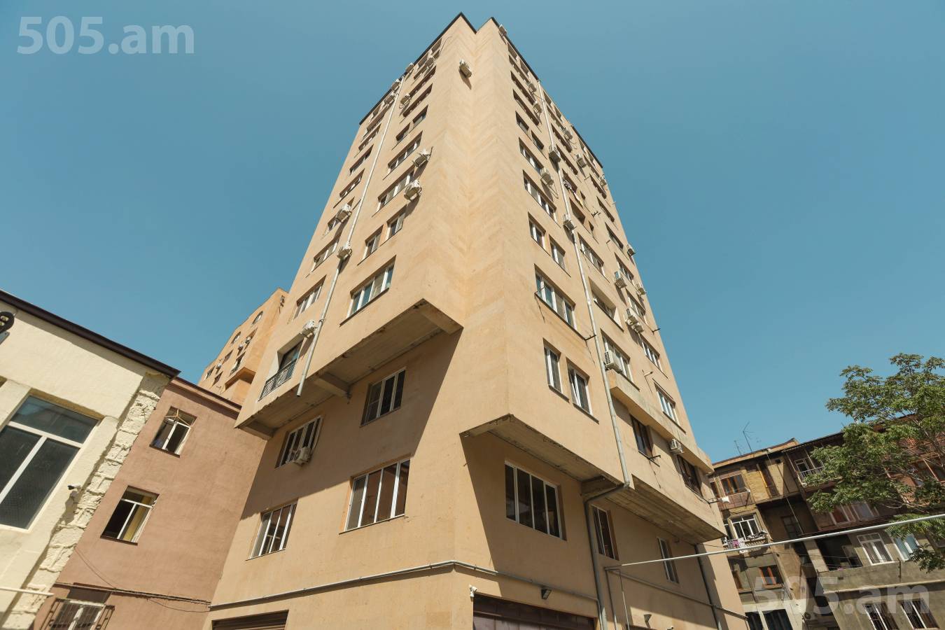 3 սենյականոց բնակարան  Պուշկինի փող, Կենտրոն Երևան, 152859