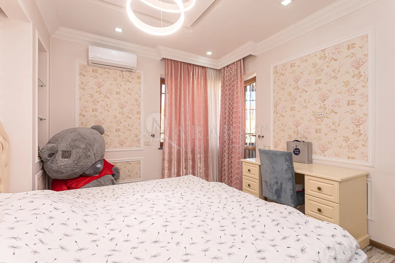 House for sale Lusinyants street, مرکز شهر ایروان, 157387