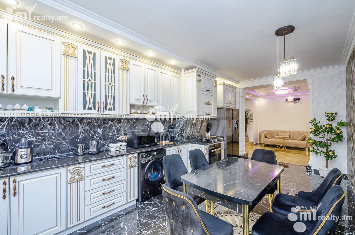 Купить 3 комнатную квартиру Антараин ул, Центр Ереван, 157086