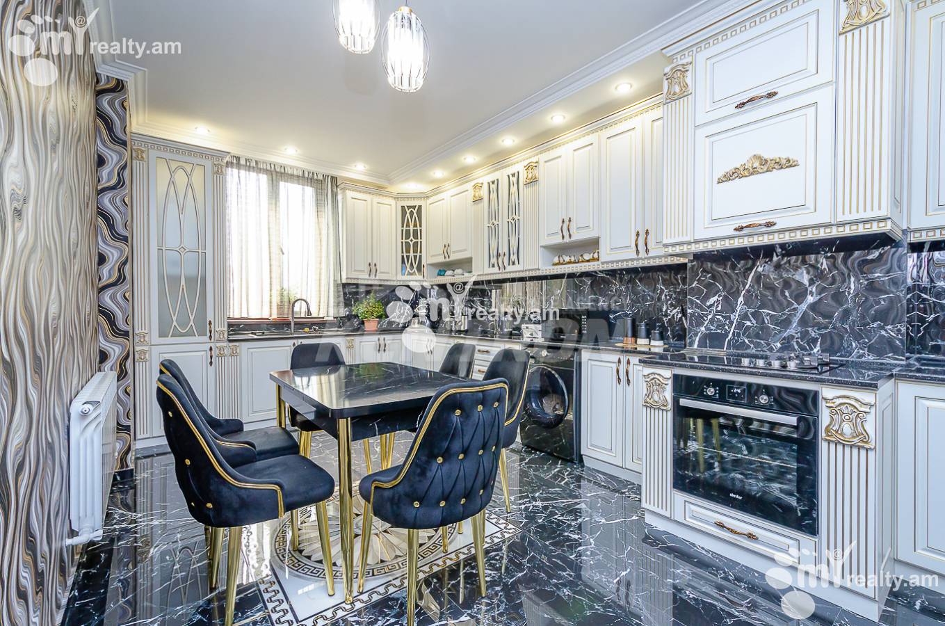 Купить 3 комнатную квартиру Антараин ул, Центр Ереван, 157086