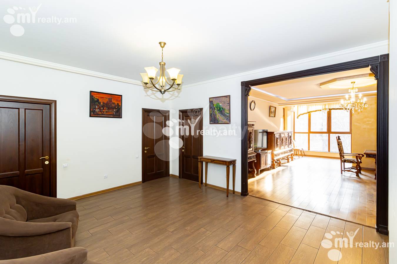 Купить 4 комнатную квартиру Арам ул, Центр Ереван, 154644