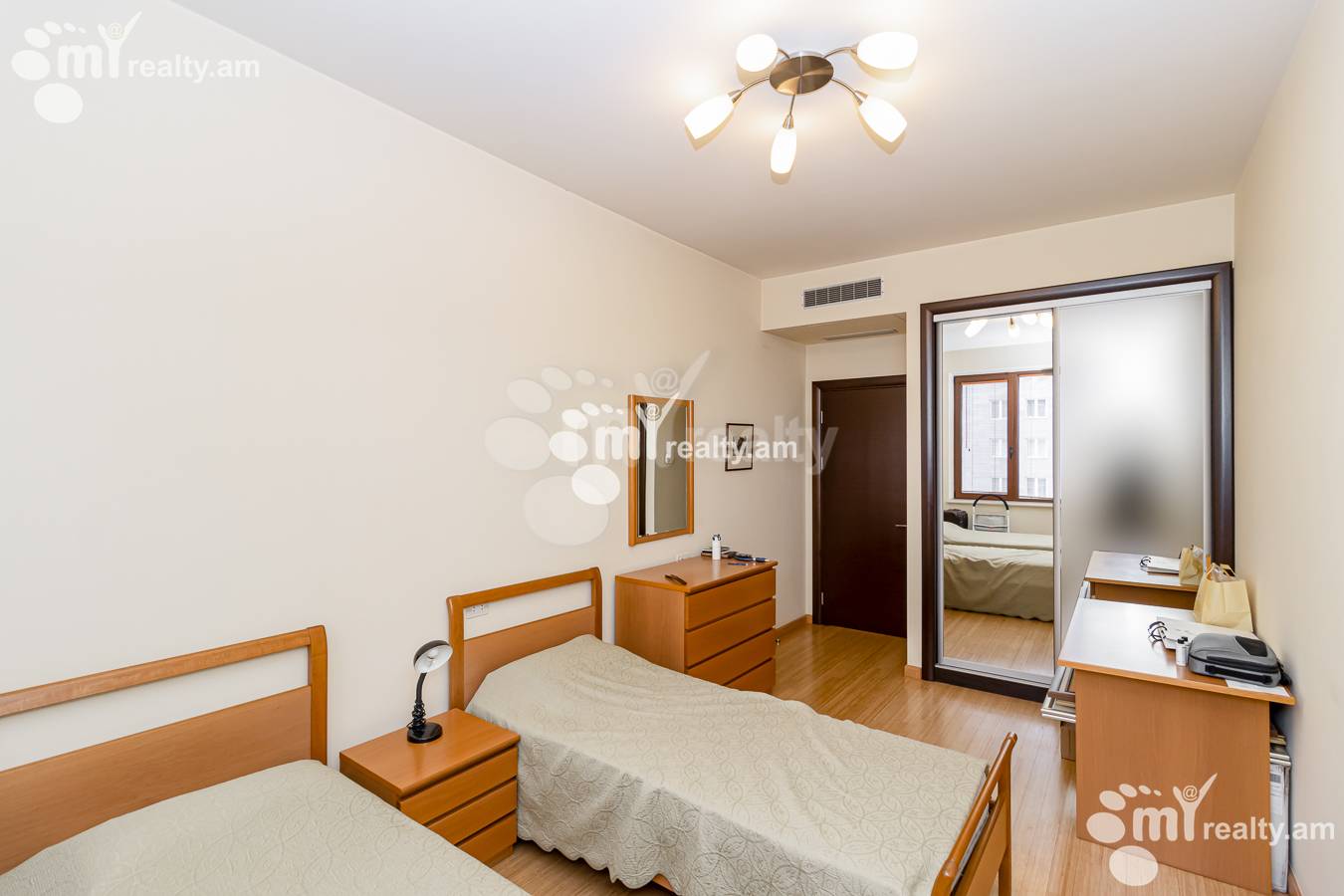 3 bedroom apartment for sale Northern (Hyusisayin)  Ave, Center Yerevan, 146540