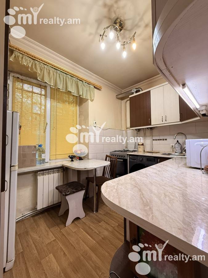 3 սենյականոց բնակարան  Ա. Խաչատրյան փող, Արաբկիր Երևան, 157131