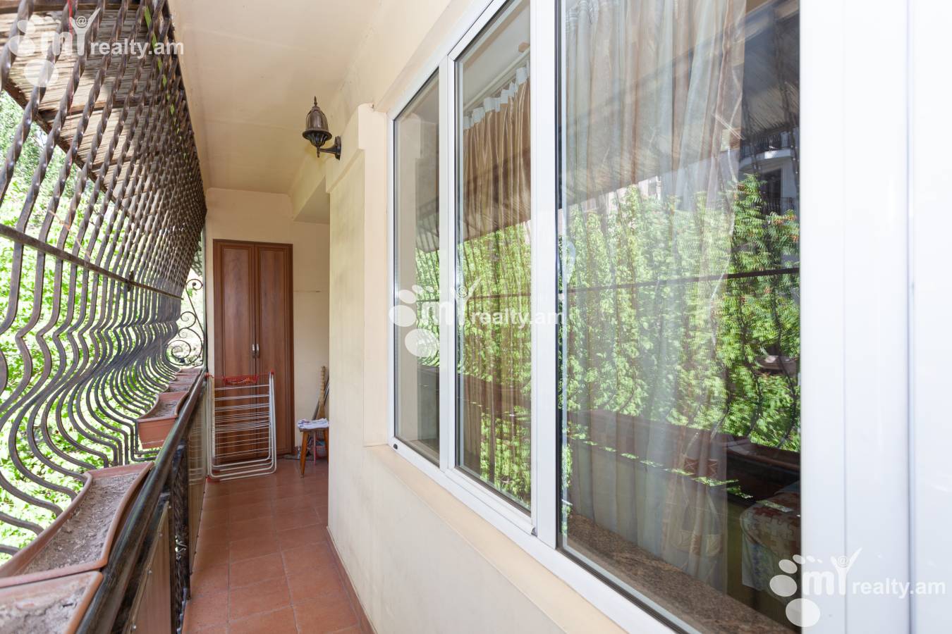 Купить 3 комнатную квартиру Агаян ул, Центр Ереван, 143193