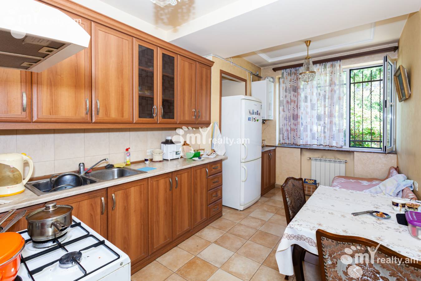 Купить 3 комнатную квартиру Агаян ул, Центр Ереван, 143193