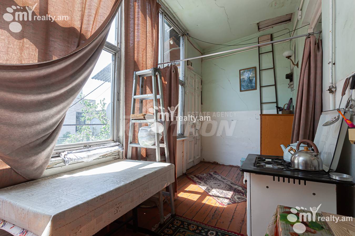 3 bedroom apartment for sale خیابان نعلبندیان, مرکز شهر ایروان, 155702