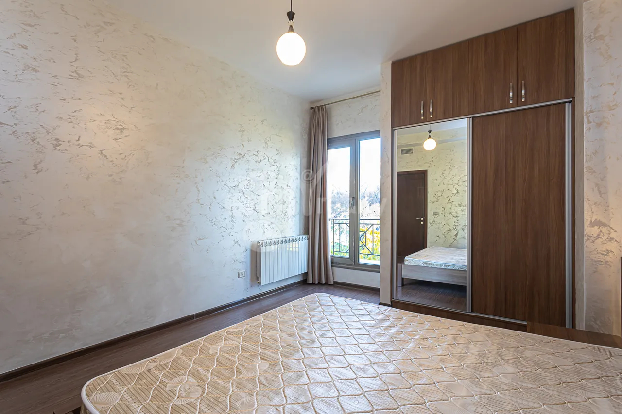 3 bedroom apartment for rent G. Hovsepyan St, Norque Marache Yerevan, 157586