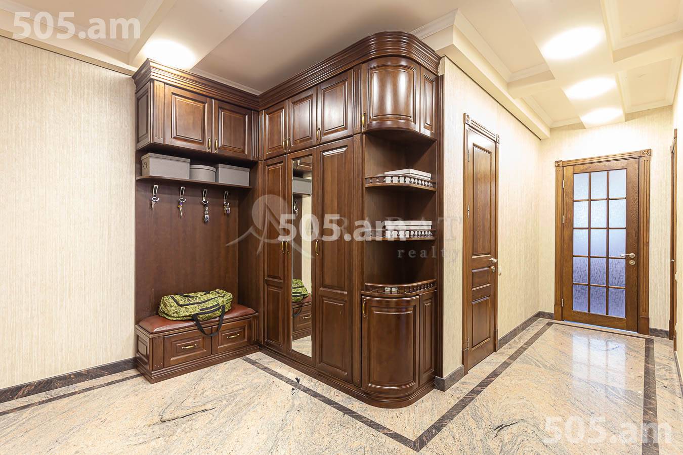 Купить 3 комнатную квартиру Антараин ул, Центр Ереван, 155933