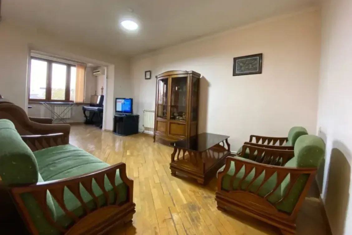 3 սենյականոց բնակարան  Մաշտոցի պող, Կենտրոն Երևան, 160222