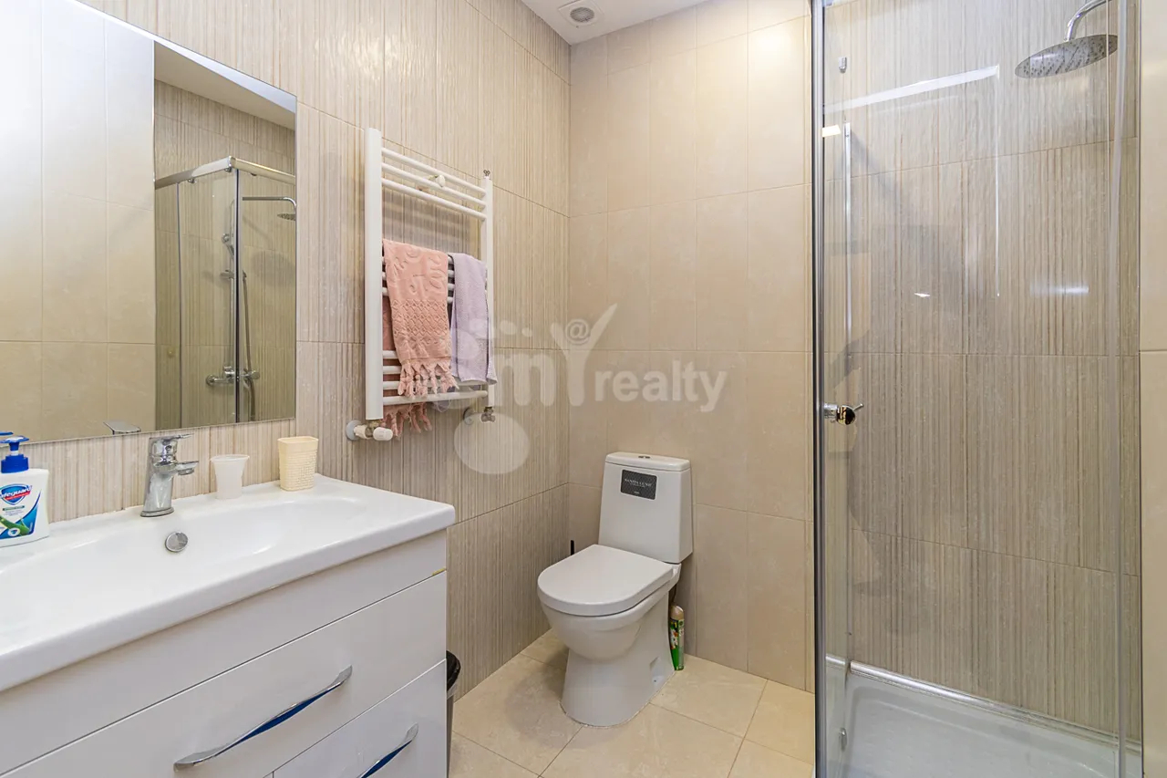 3 bedroom apartment for sale خیابان آنتارایین, مرکز شهر ایروان, 160385