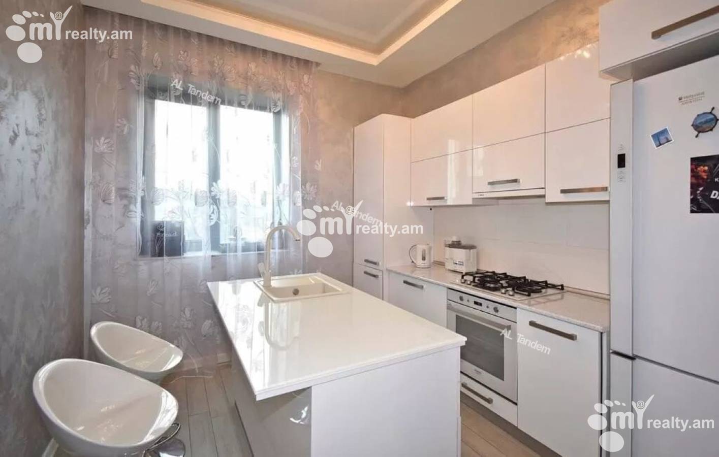 Купить 3 комнатную квартиру Антараин ул, Центр Ереван, 128202