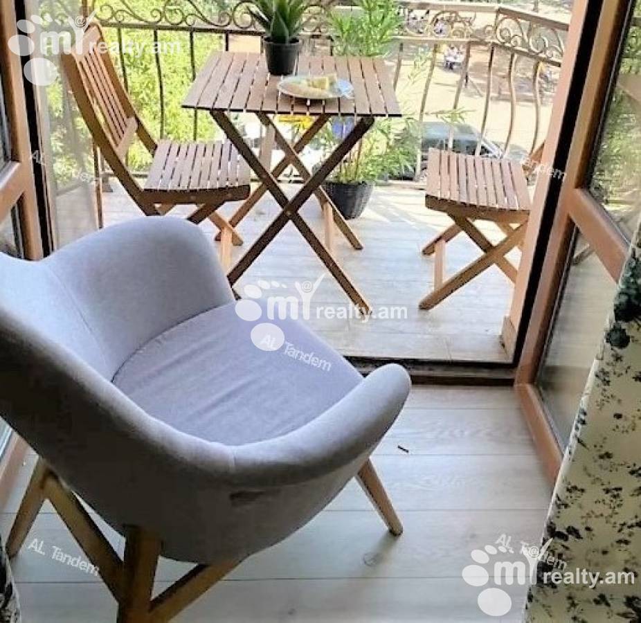 4 bedroom apartment for sale Hanrapetutyan St, Center Yerevan, 125081