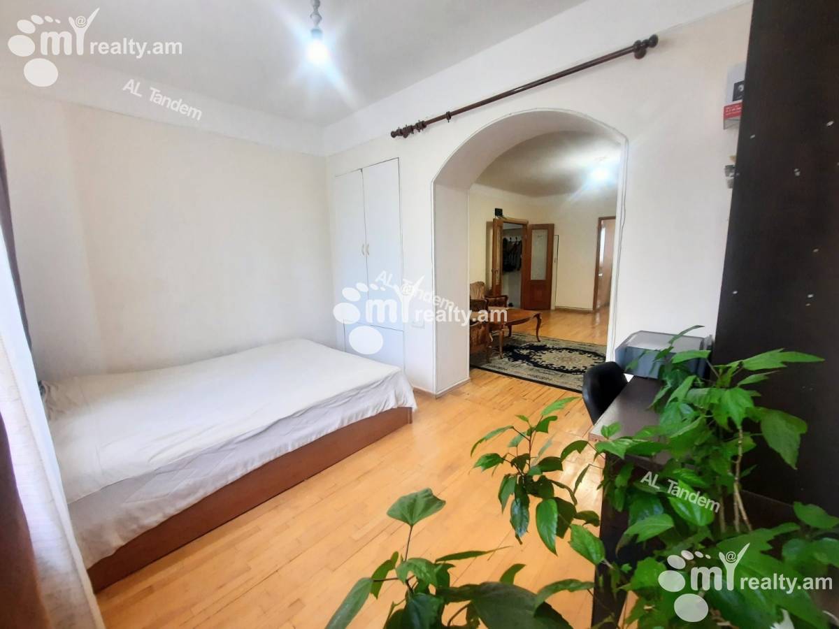 3 սենյականոց բնակարան  Սարյան փող, Կենտրոն Երևան, 142635