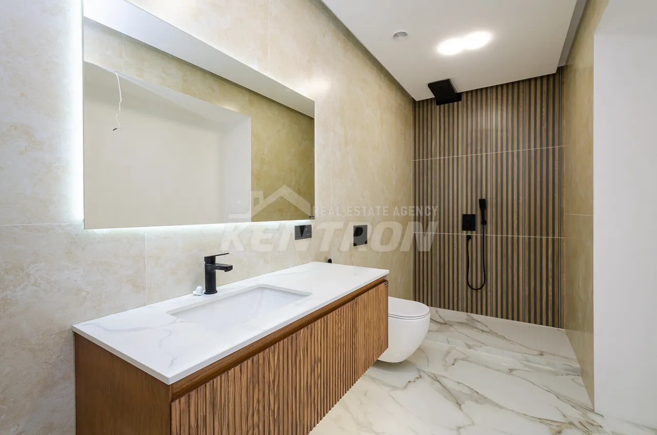 Купить 3 комнатную квартиру Саят-Нова пр, Центр Ереван, 157914