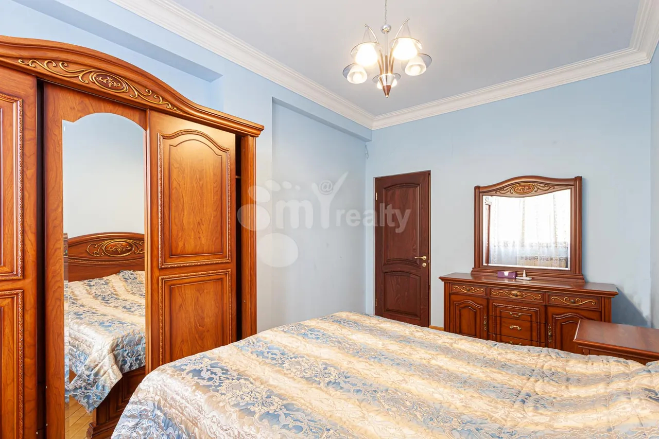 3 bedroom apartment for sale خیابان هامباردزومیان, عربگیر ایروان, 159978