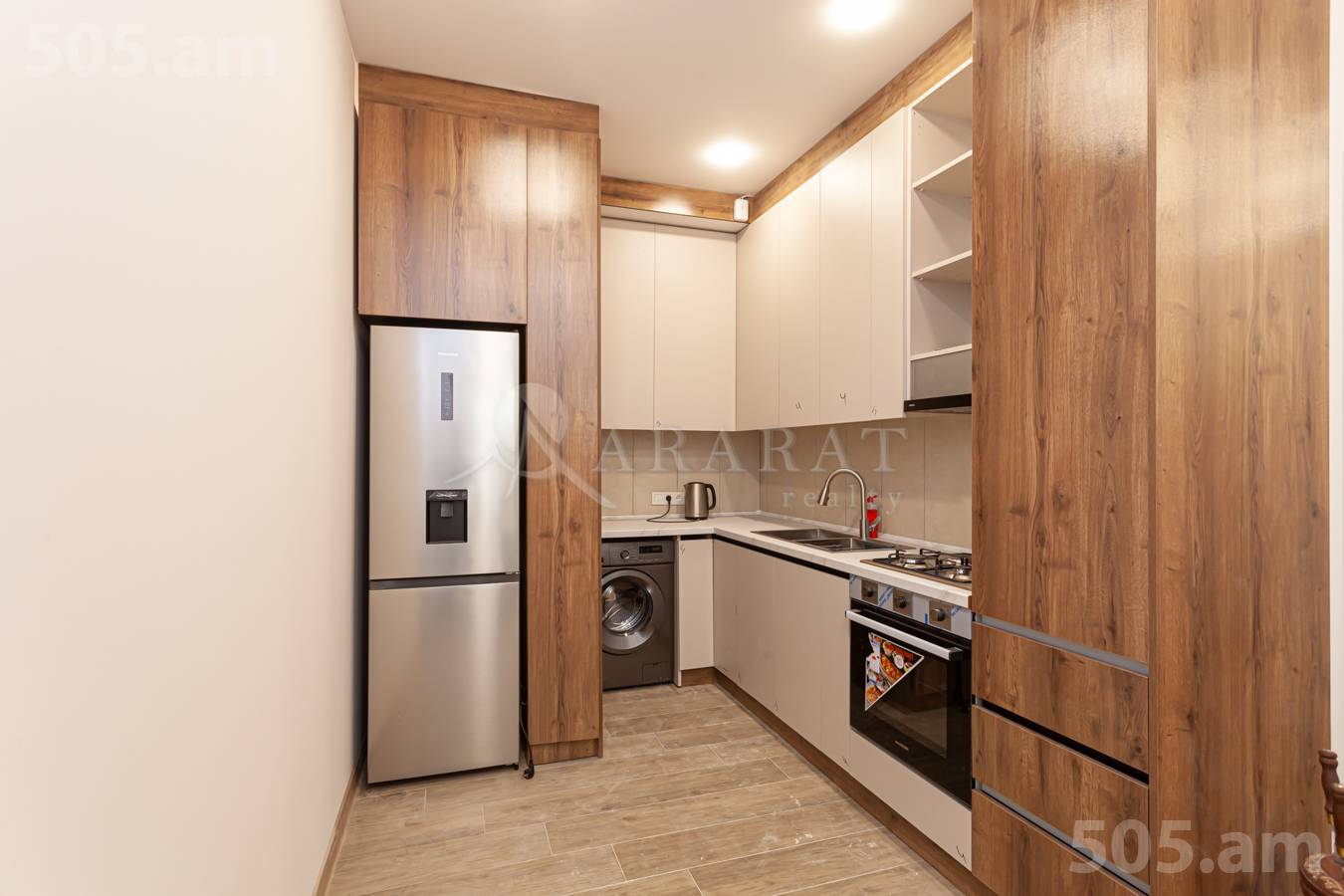 3 սենյականոց բնակարան  Նալբանդյան փող, Կենտրոն Երևան, 150610