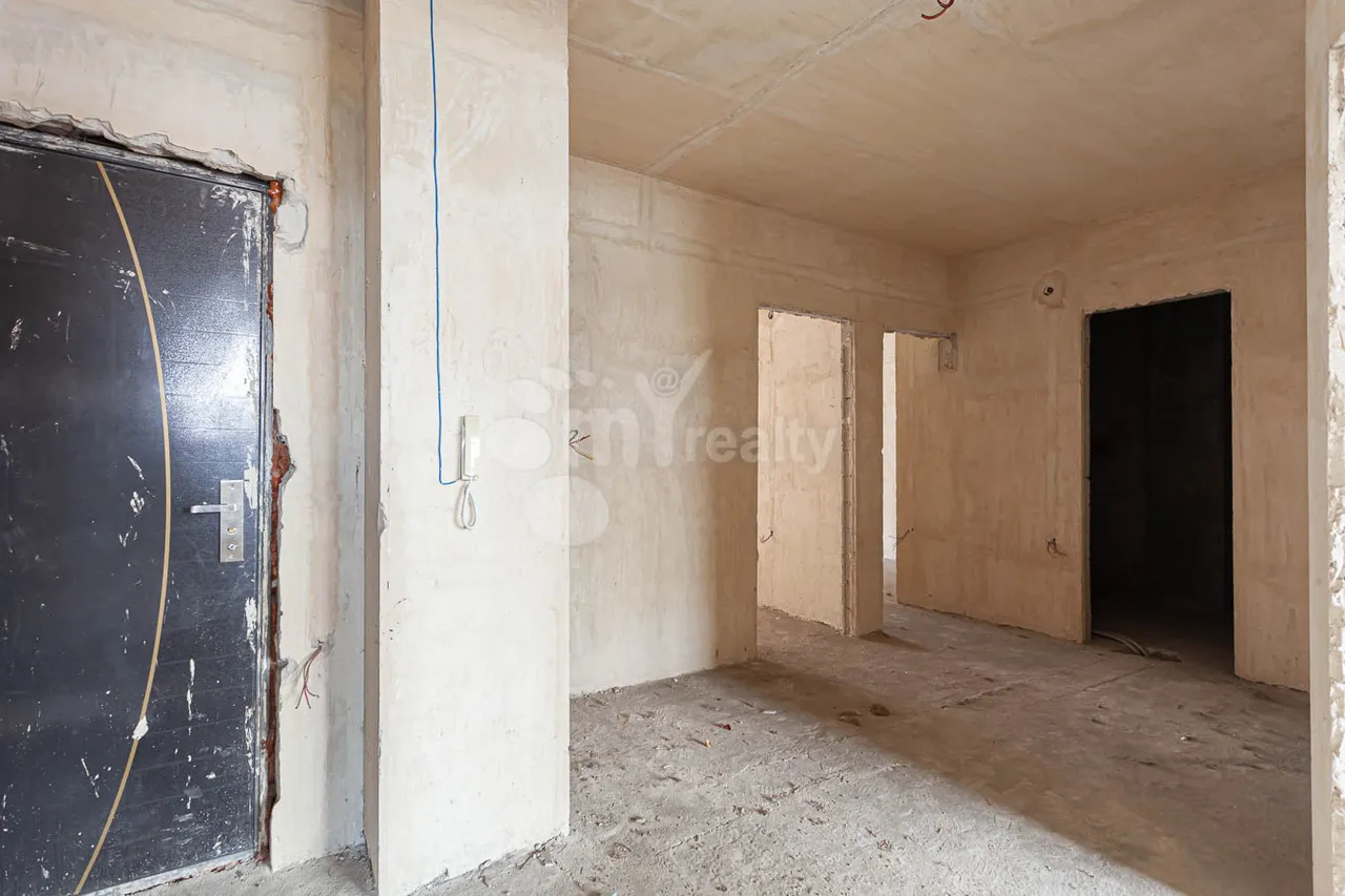 3 սենյականոց բնակարան  Ռոստոմի փող, Կենտրոն Երևան, 157236