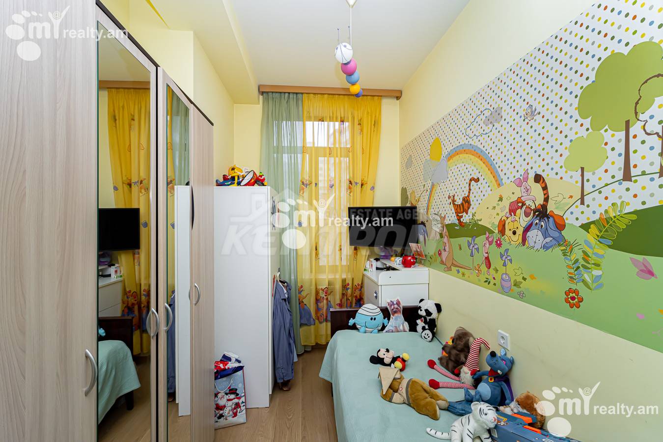 4 սենյականոց բնակարան  Նալբանդյան փող, Կենտրոն Երևան, 155250