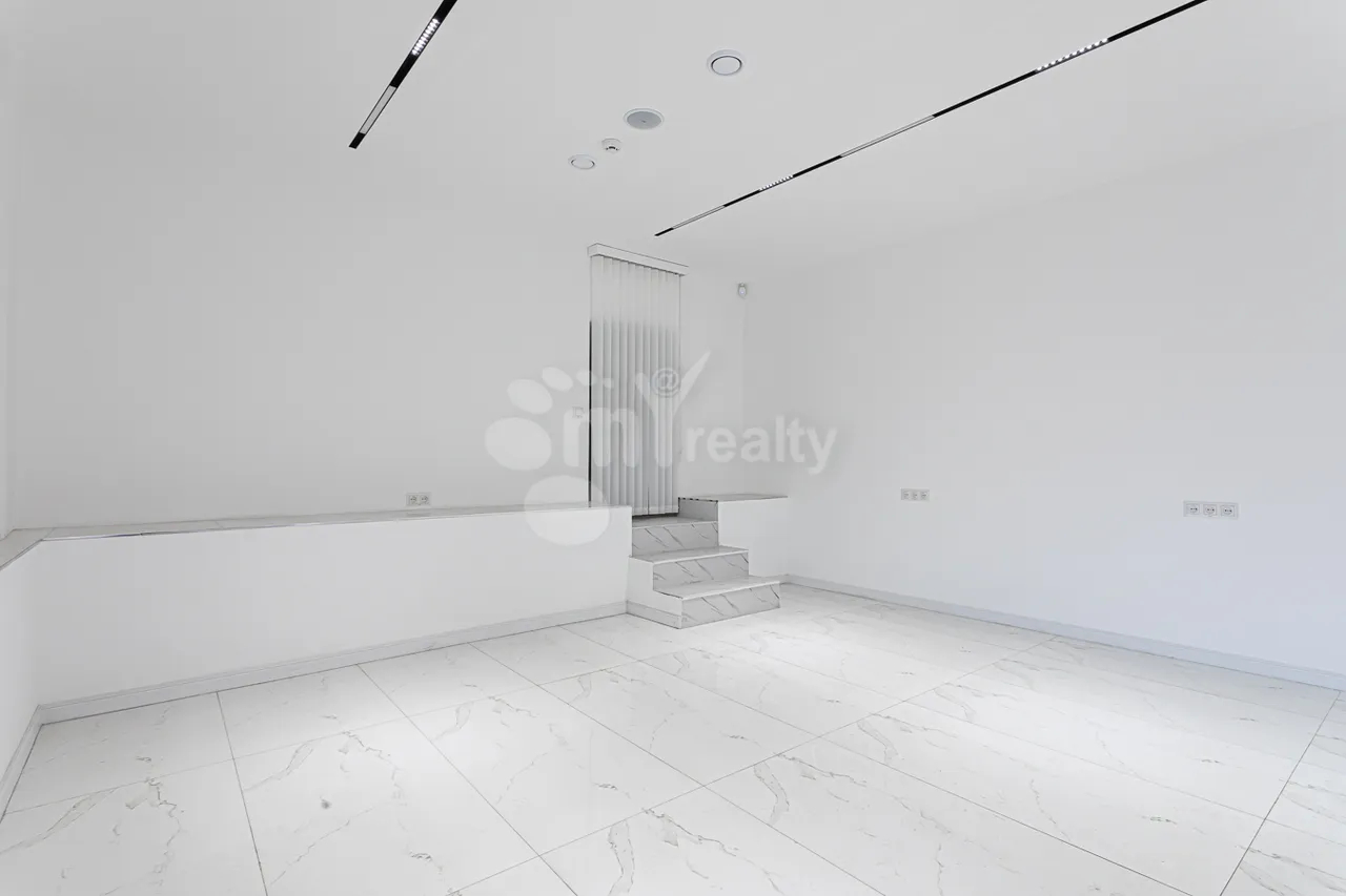 Commercial for rent خیابان امیریان, مرکز شهر ایروان, 158144