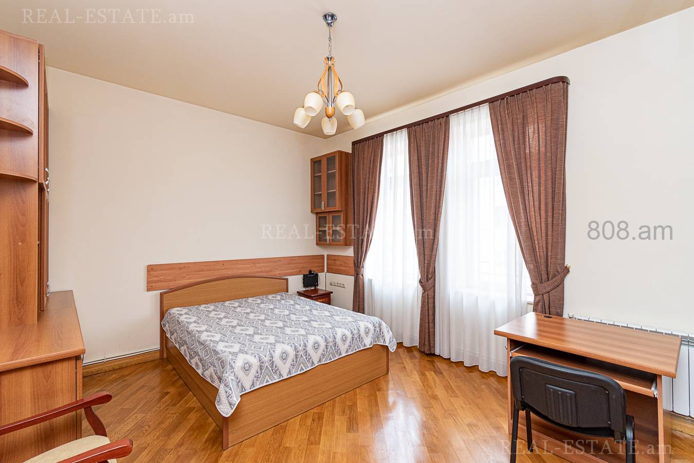 5 սենյականոց բնակարան  Ղազար Փարպեցու փող, Կենտրոն Երևան, 133741