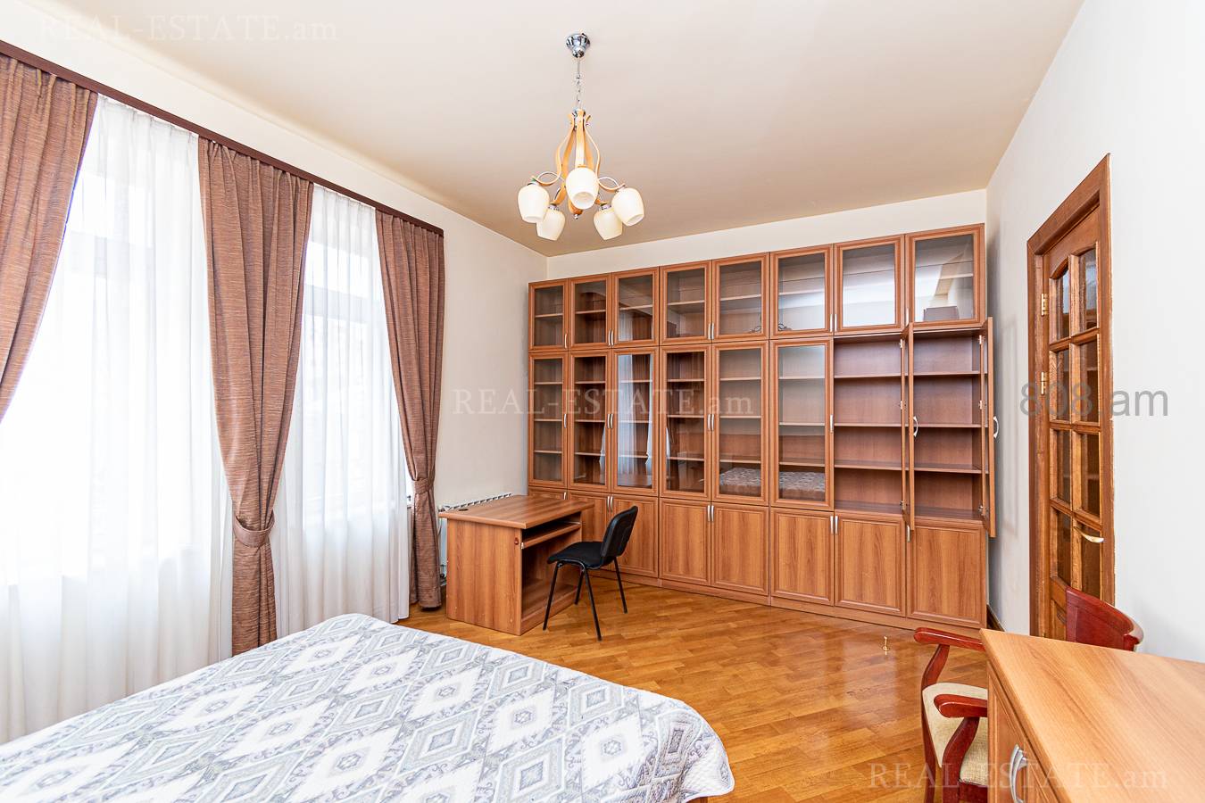 5 սենյականոց բնակարան  Ղազար Փարպեցու փող, Կենտրոն Երևան, 133741