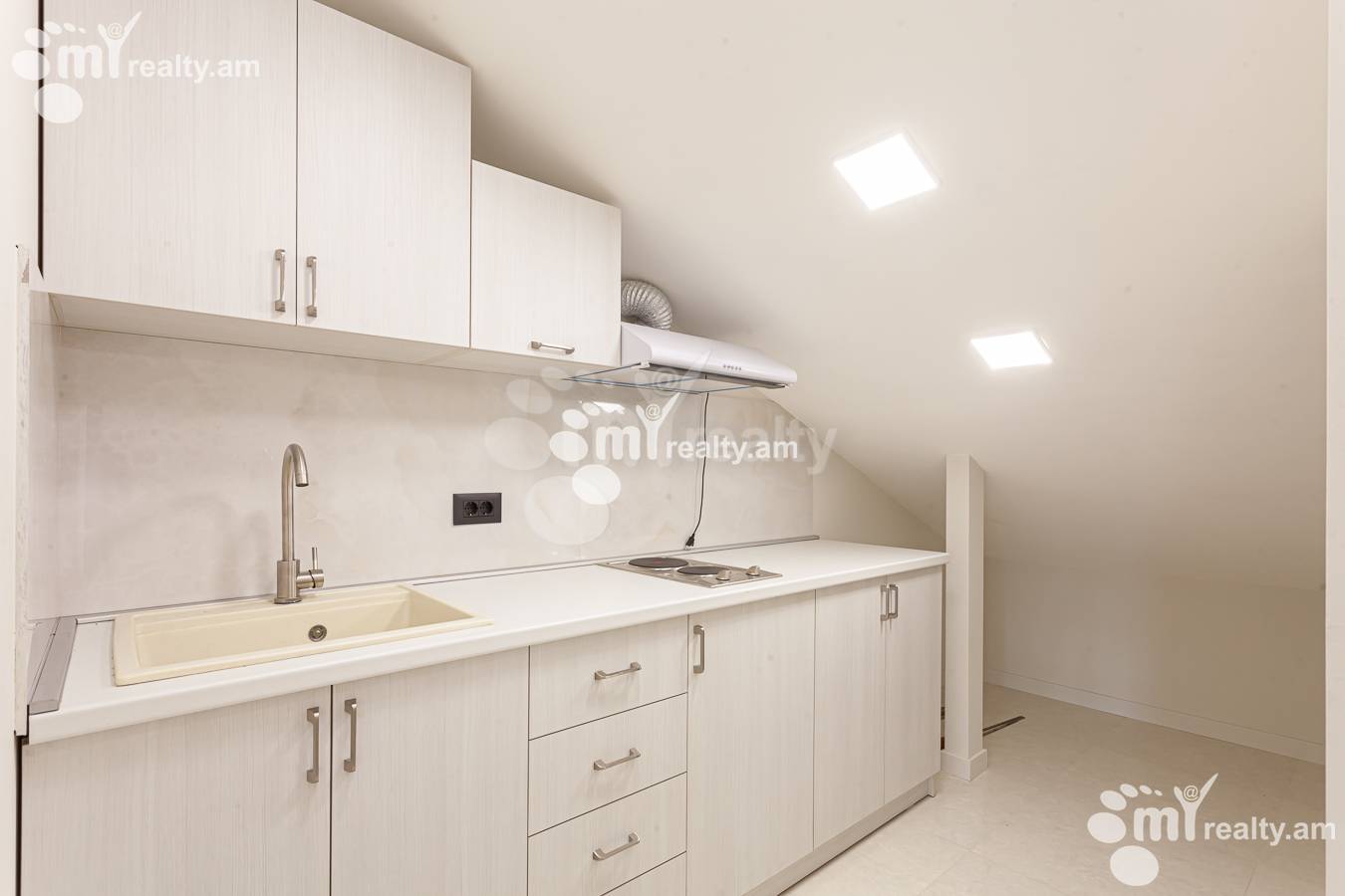 5 bedroom apartment for sale خیابان تومانیان, مرکز شهر ایروان, 154692