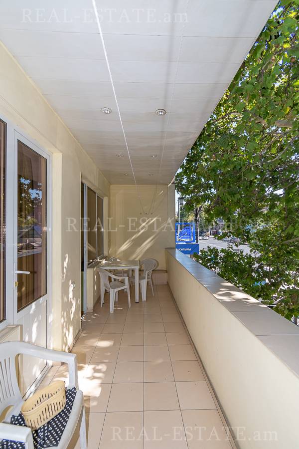 3 bedroom apartment for sale Mashtots Ave, Center Yerevan, 125544