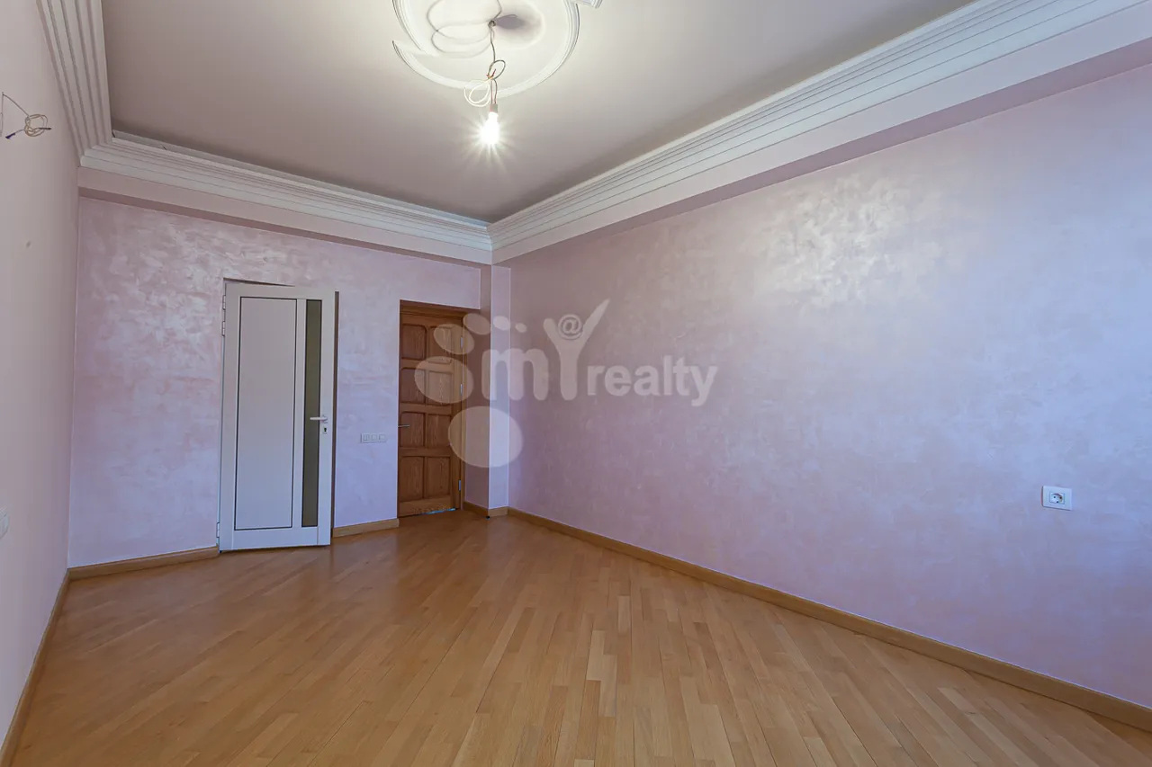4 bedroom apartment for sale Teryan St, Center Yerevan, 160262