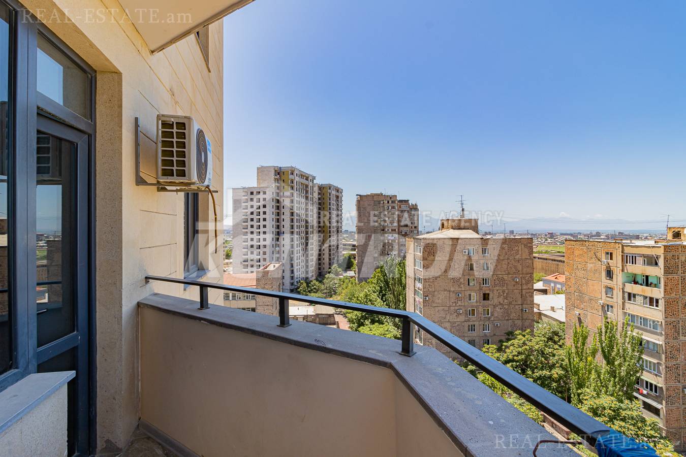 Купить 1 комнатную квартиру Аргишти ул, Центр Ереван, 136586