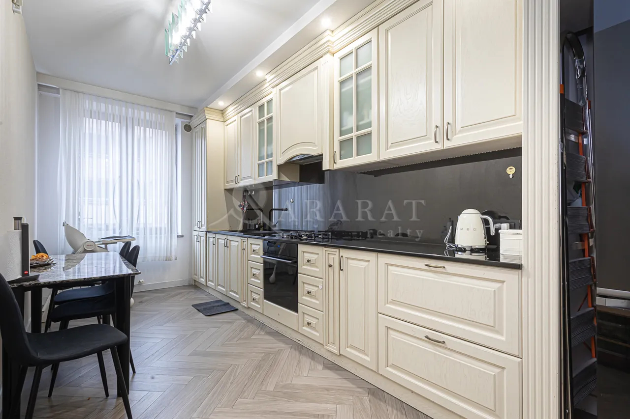 4 bedroom apartment for sale Aram St, Center Yerevan, 159222