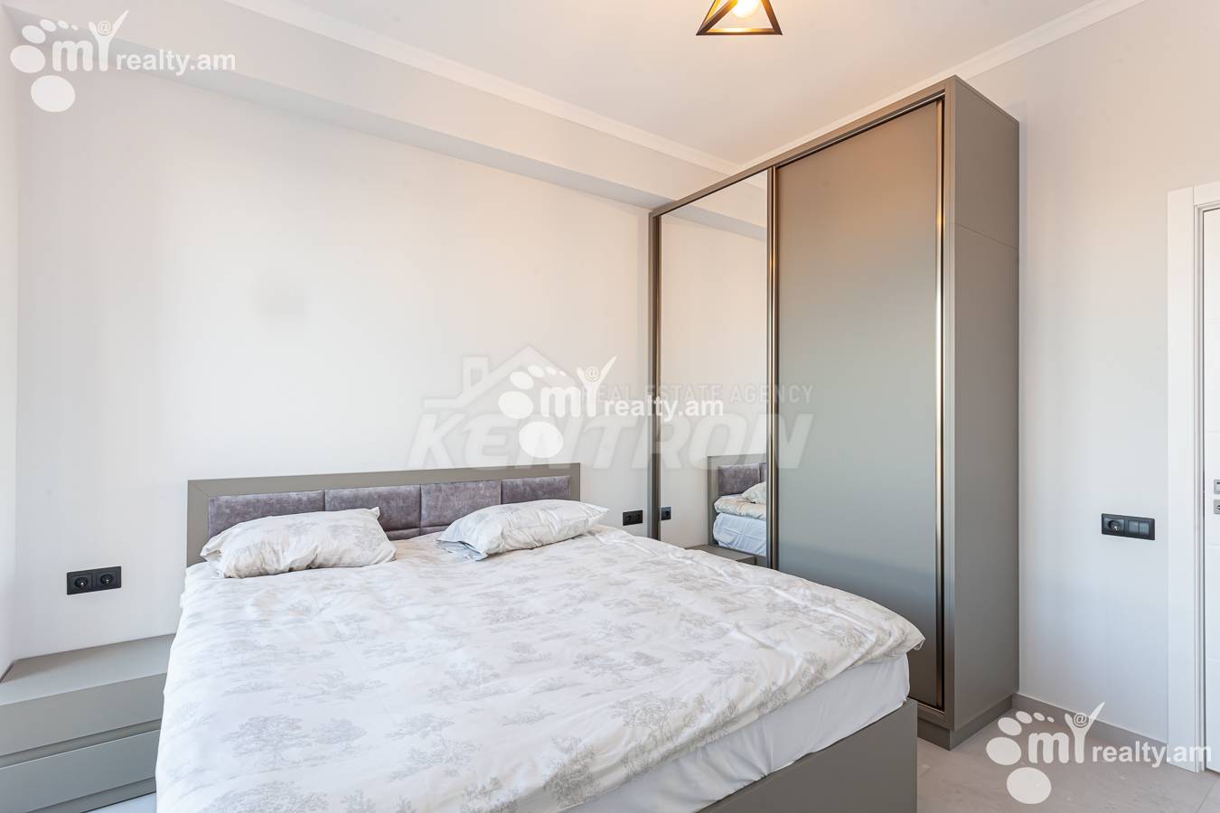 3 bedroom apartment for sale Paronyan St, Center Yerevan, 154421