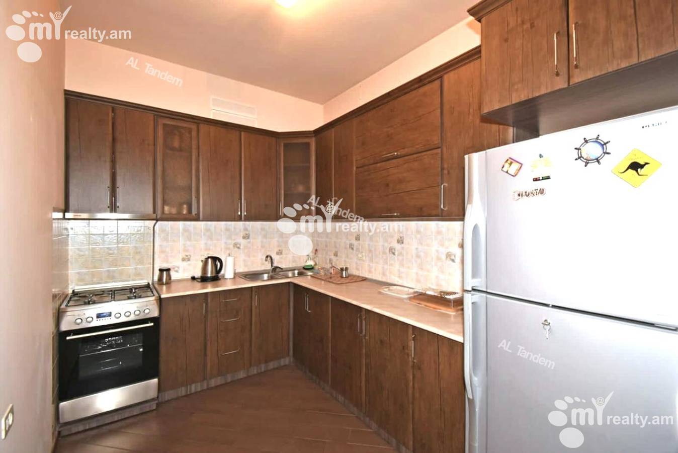 Снять 3 комнатную квартиру Байрон ул, Центр Ереван, 150375