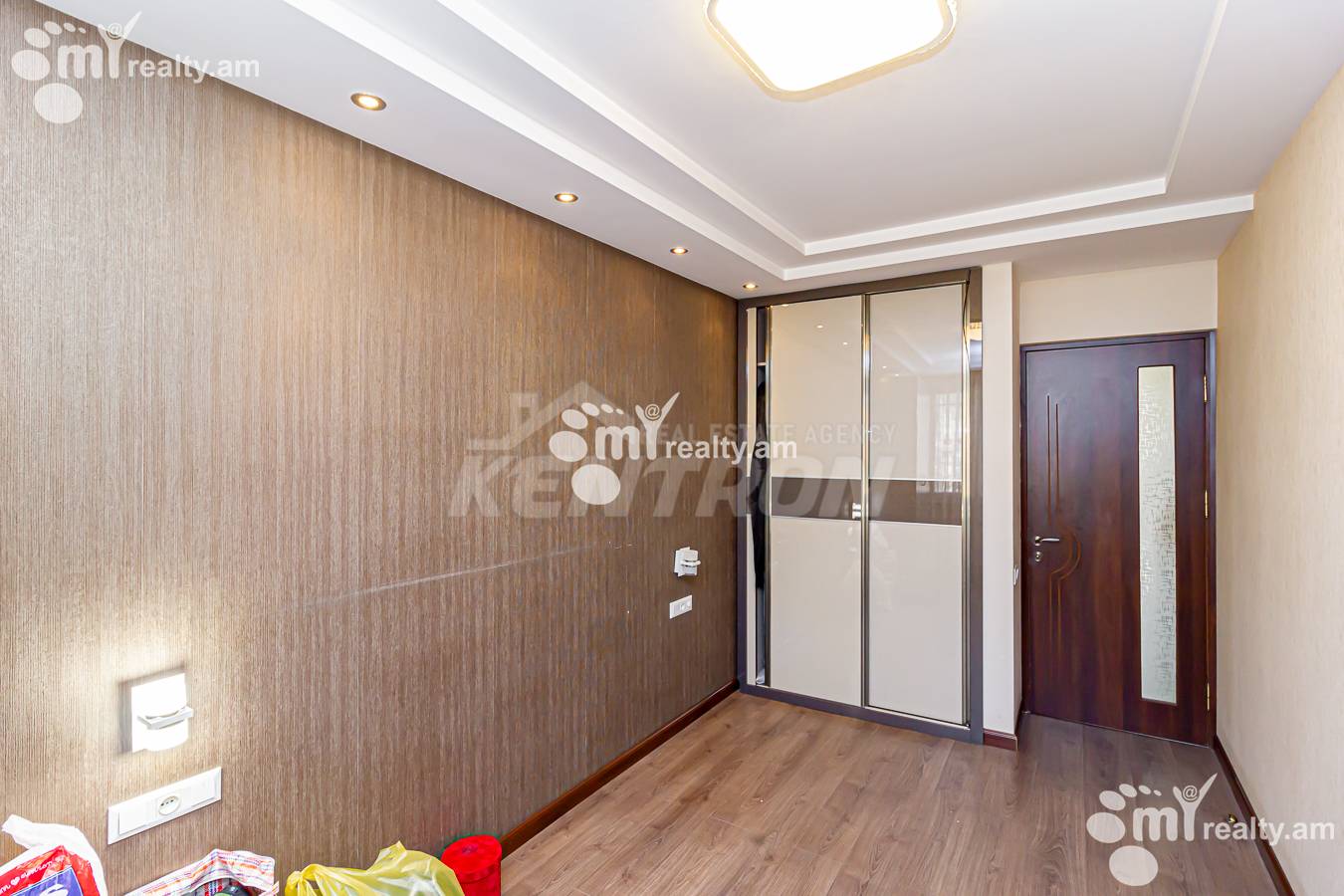 3 սենյականոց բնակարան  Ե. Քոչար փող, Կենտրոն Երևան, 152482