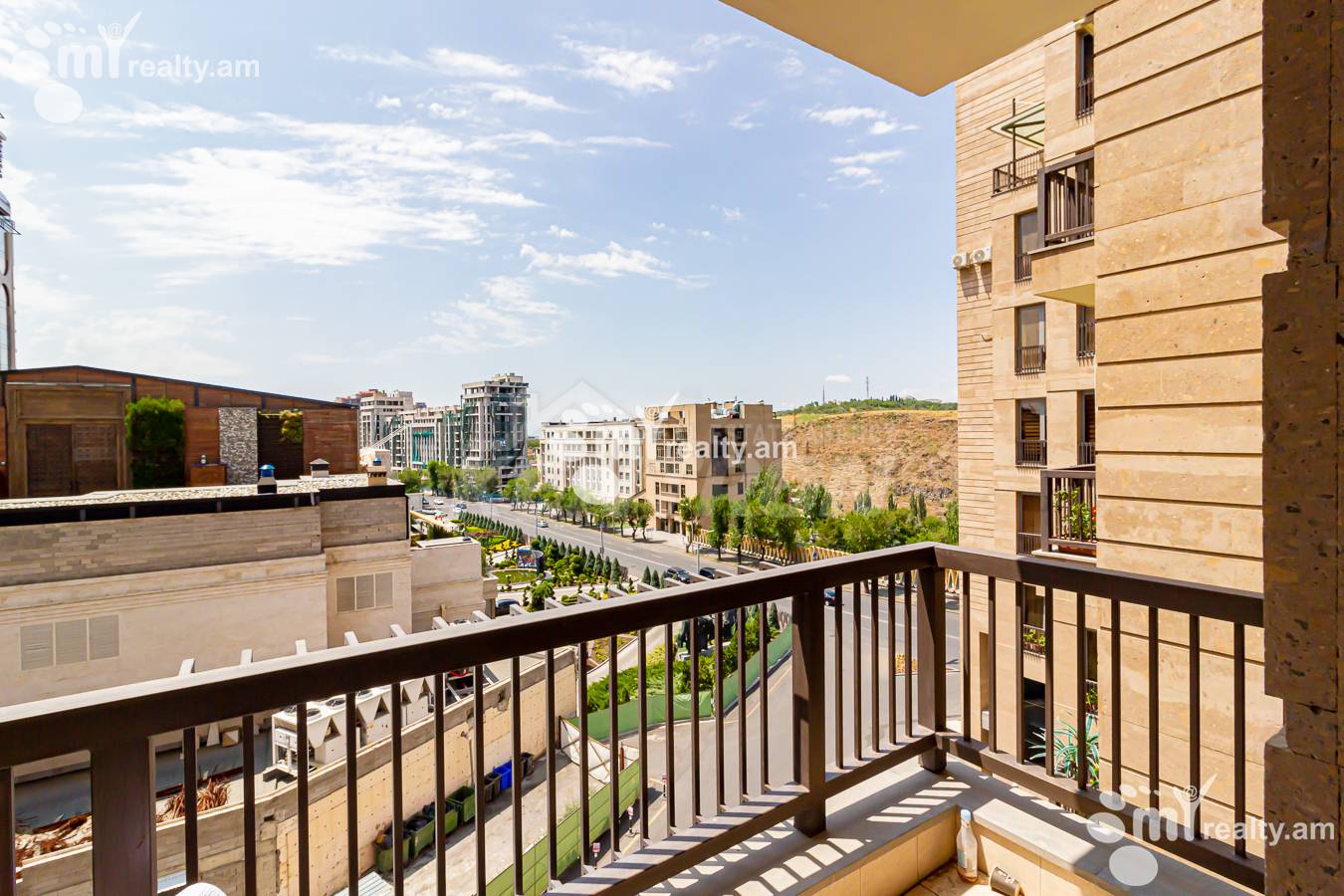 1 սենյականոց բնակարան  Պարոնյան փող, Կենտրոն Երևան, 152365